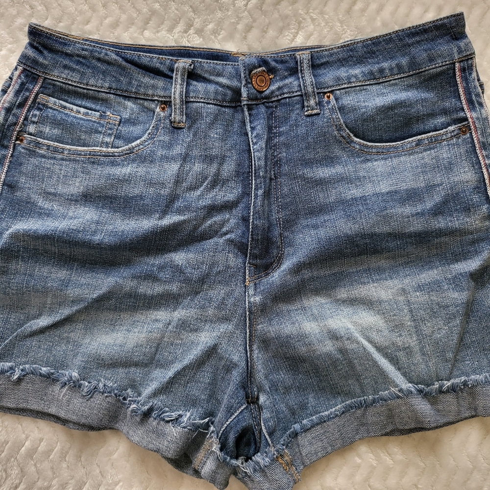 Women's High Waist Denim Short - Picture 2 of 12
